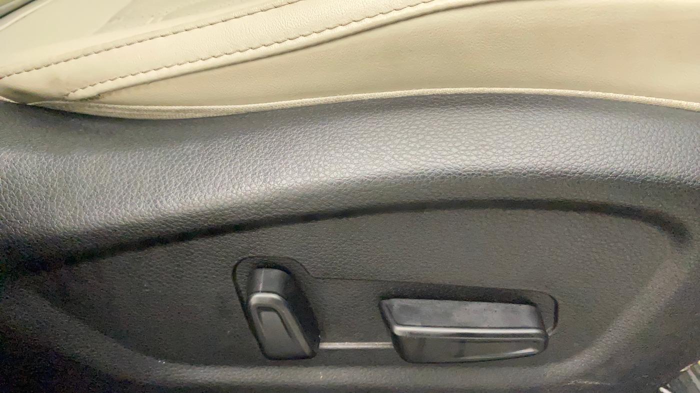 2019 KIA SELTOS HTX PLUS AT1.5 DIESEL, Diesel, Automatic, 36,993 km, Driver Side Adjustment Panel