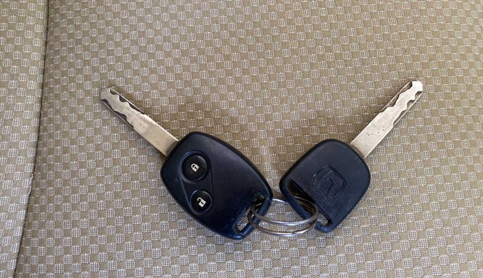 2014 Honda Brio S MT, Petrol, Manual, 71,139 km, Key Close Up