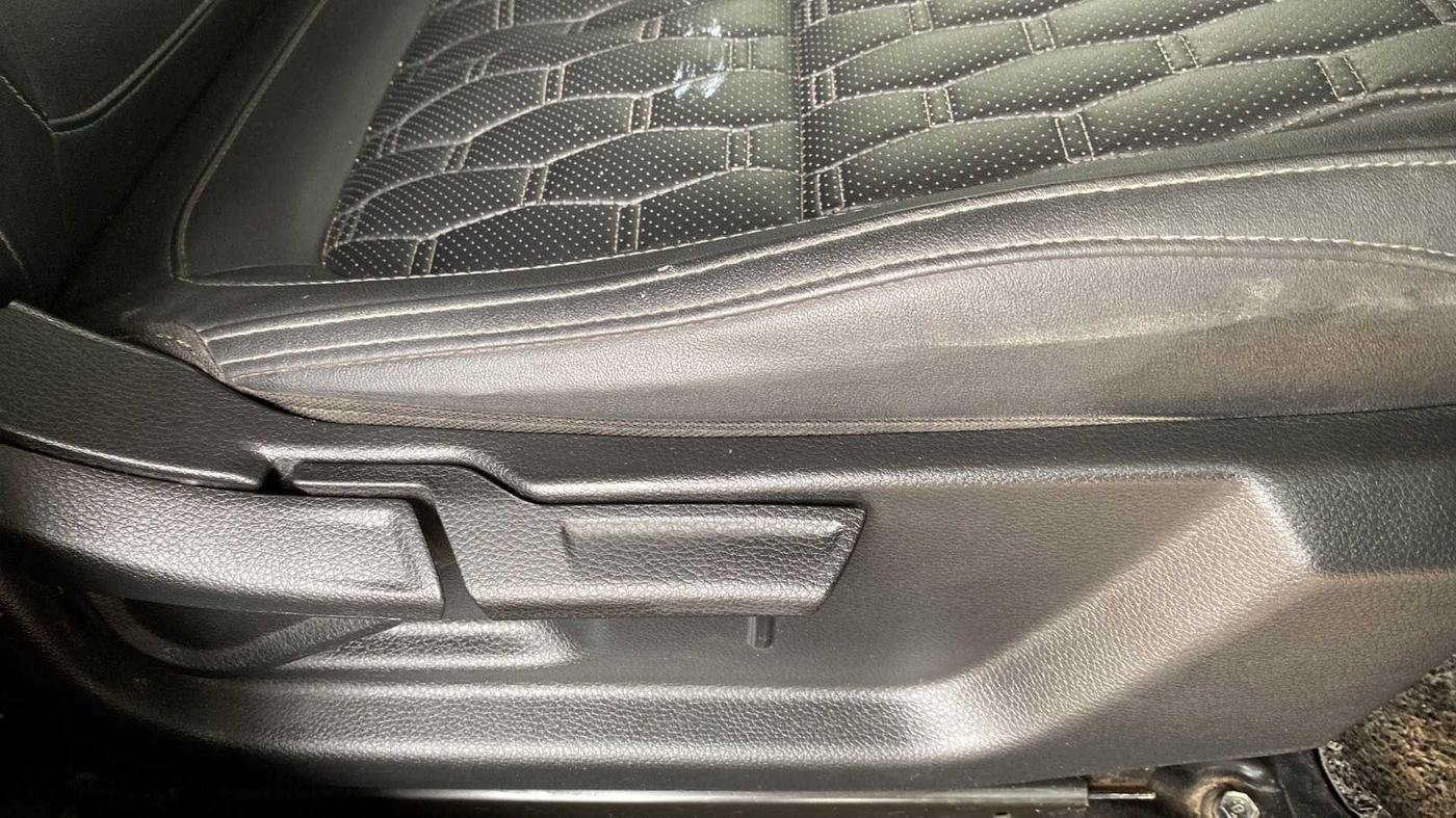 2021 KIA SELTOS HTX ANNIVERSARY EDITION 1.5 DIESEL, Diesel, Manual, 90,762 km, Driver Side Adjustment Panel