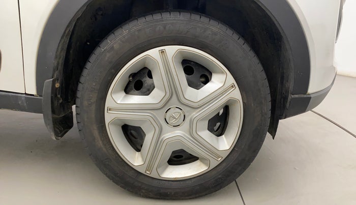 2021 Tata NEXON XMA SUNROOF DIESEL, Diesel, Automatic, 35,565 km, Right Front Wheel