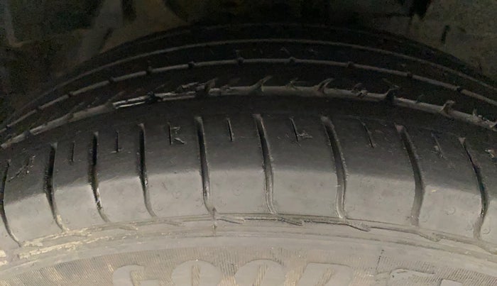 2021 Tata NEXON XMA SUNROOF DIESEL, Diesel, Automatic, 35,565 km, Right Front Tyre Tread