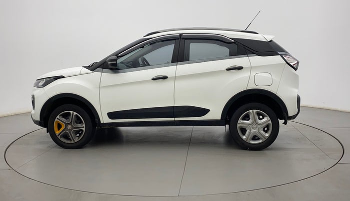 2021 Tata NEXON XMA SUNROOF DIESEL, Diesel, Automatic, 35,565 km, Left Side