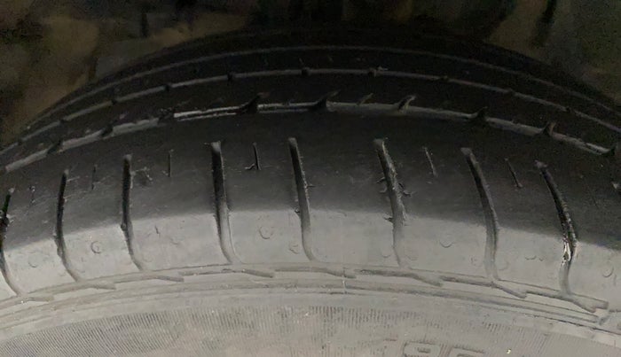 2021 Tata NEXON XMA SUNROOF DIESEL, Diesel, Automatic, 35,565 km, Left Front Tyre Tread