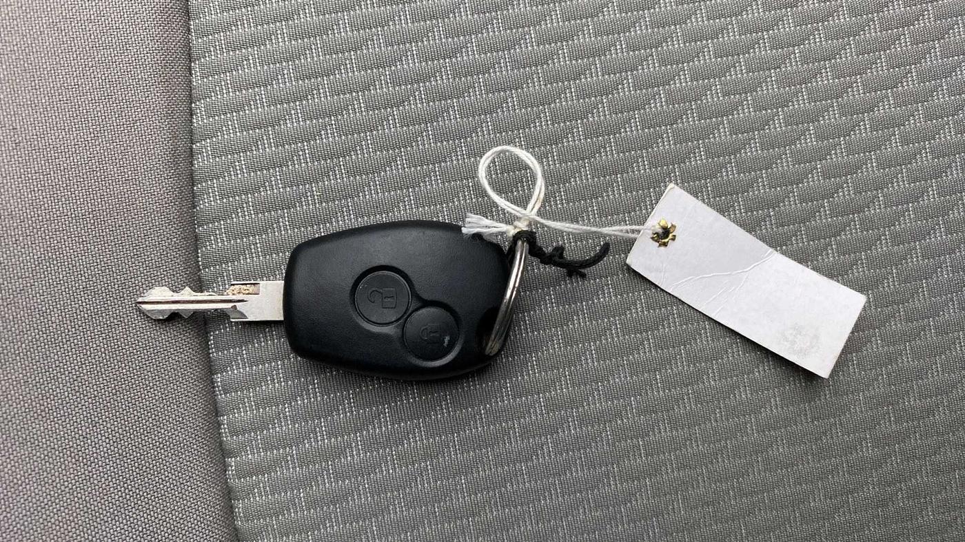 2015 Renault Duster RXL PETROL, Petrol, Manual, 25,958 km, Key Close Up