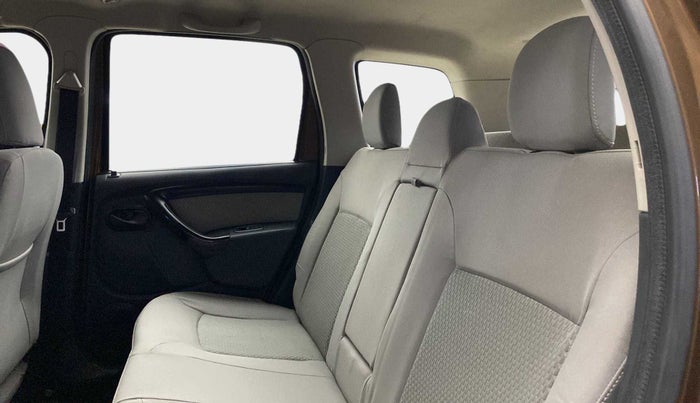 2015 Renault Duster RXL PETROL, Petrol, Manual, 25,958 km, Right Side Rear Door Cabin