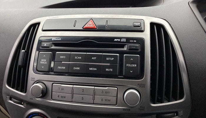 2013 Hyundai i20 SPORTZ 1.2, Petrol, Manual, 74,376 km, AC Unit - Front vent has minor damage