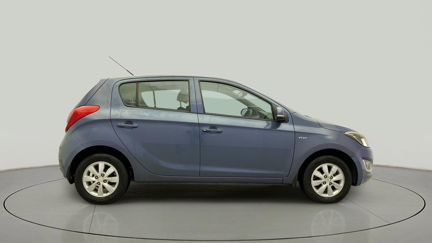 2013 Hyundai i20 SPORTZ 1.2, Petrol, Manual, 74,376 km, Right Side View