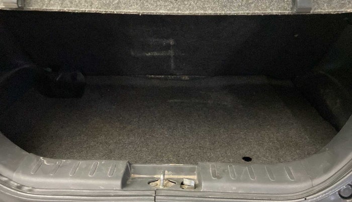 2015 Maruti Alto K10 VXI AMT, Petrol, Automatic, 18,900 km, Boot Inside