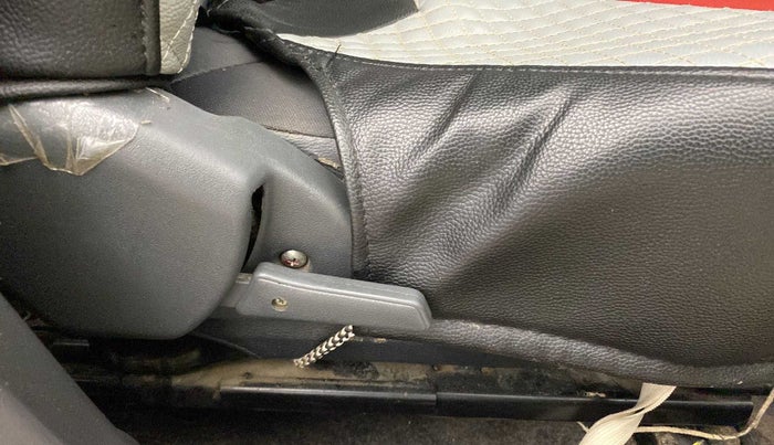 2017 Maruti Alto 800 LXI CNG, CNG, Manual, 54,581 km, Driver Side Adjustment Panel