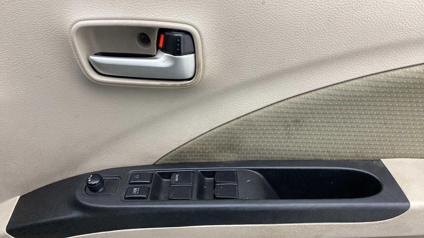 2019 Maruti Celerio ZXI AMT (O), Petrol, Automatic, 87,744 km, Driver Side Door Panels Control
