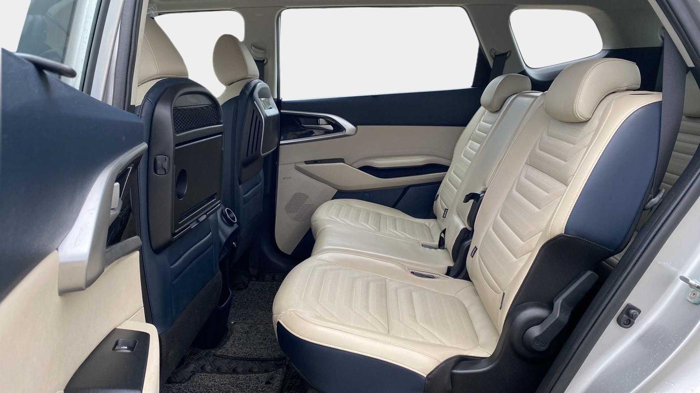 2023 KIA CARENS LUXURY PLUS 1.4 PETROL DCT 7 STR, Petrol, Automatic, 9,571 km, Right Side Rear Door Cabin