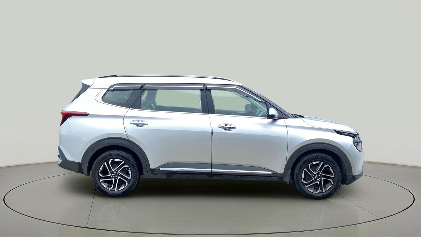2023 KIA CARENS LUXURY PLUS 1.4 PETROL DCT 7 STR, Petrol, Automatic, 9,571 km, Right Side