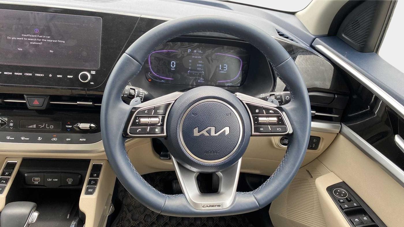 2023 KIA CARENS LUXURY PLUS 1.4 PETROL DCT 7 STR, Petrol, Automatic, 9,571 km, Steering Wheel Close Up