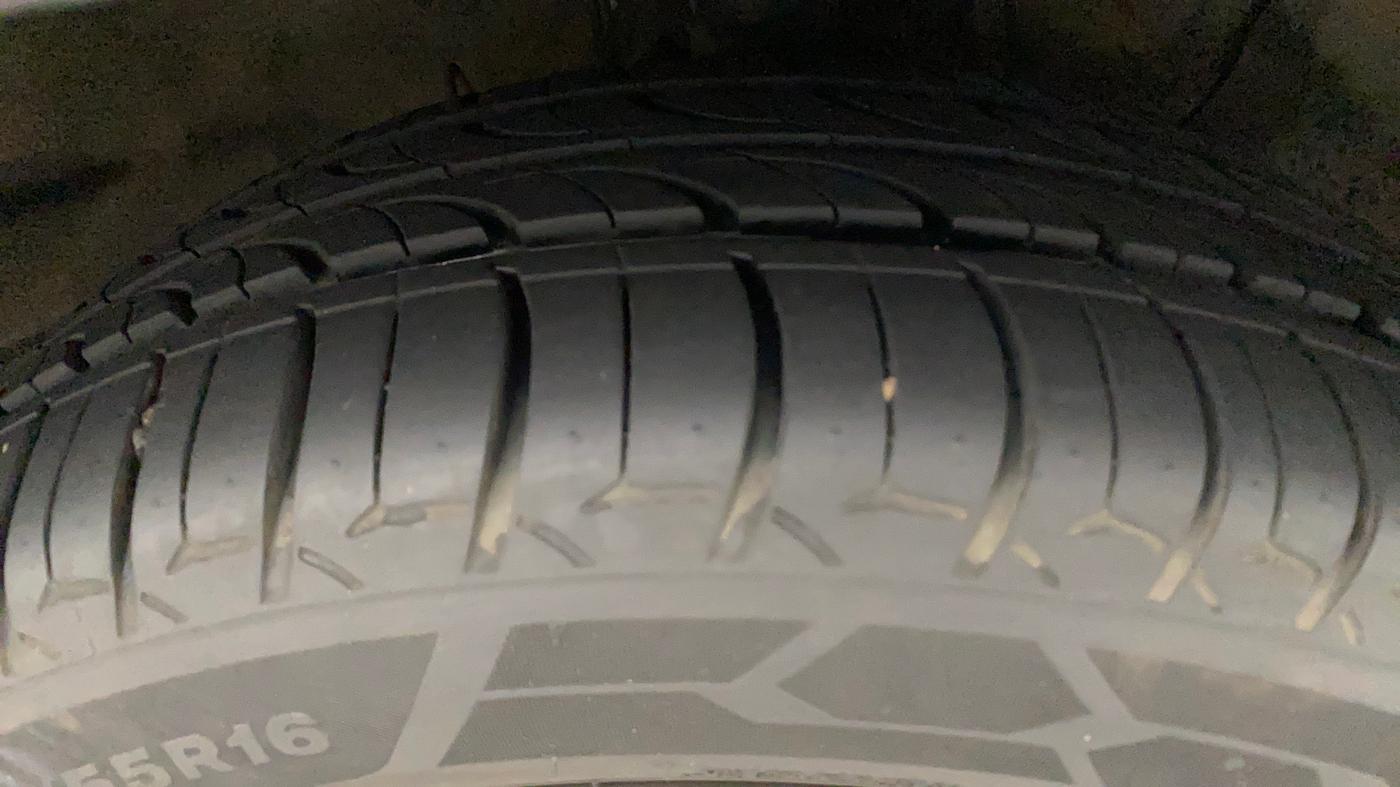 2017 Hyundai Verna 1.6 VTVT SX, Petrol, Manual, 55,176 km, Right Front Tyre Tread