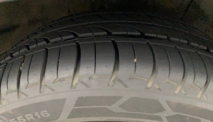 2017 Hyundai Verna 1.6 VTVT SX, Petrol, Manual, 55,176 km, Right Front Tyre Tread