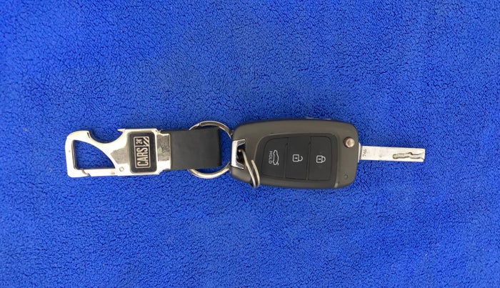 2017 Hyundai Verna 1.6 VTVT SX, Petrol, Manual, 55,176 km, Key Close Up