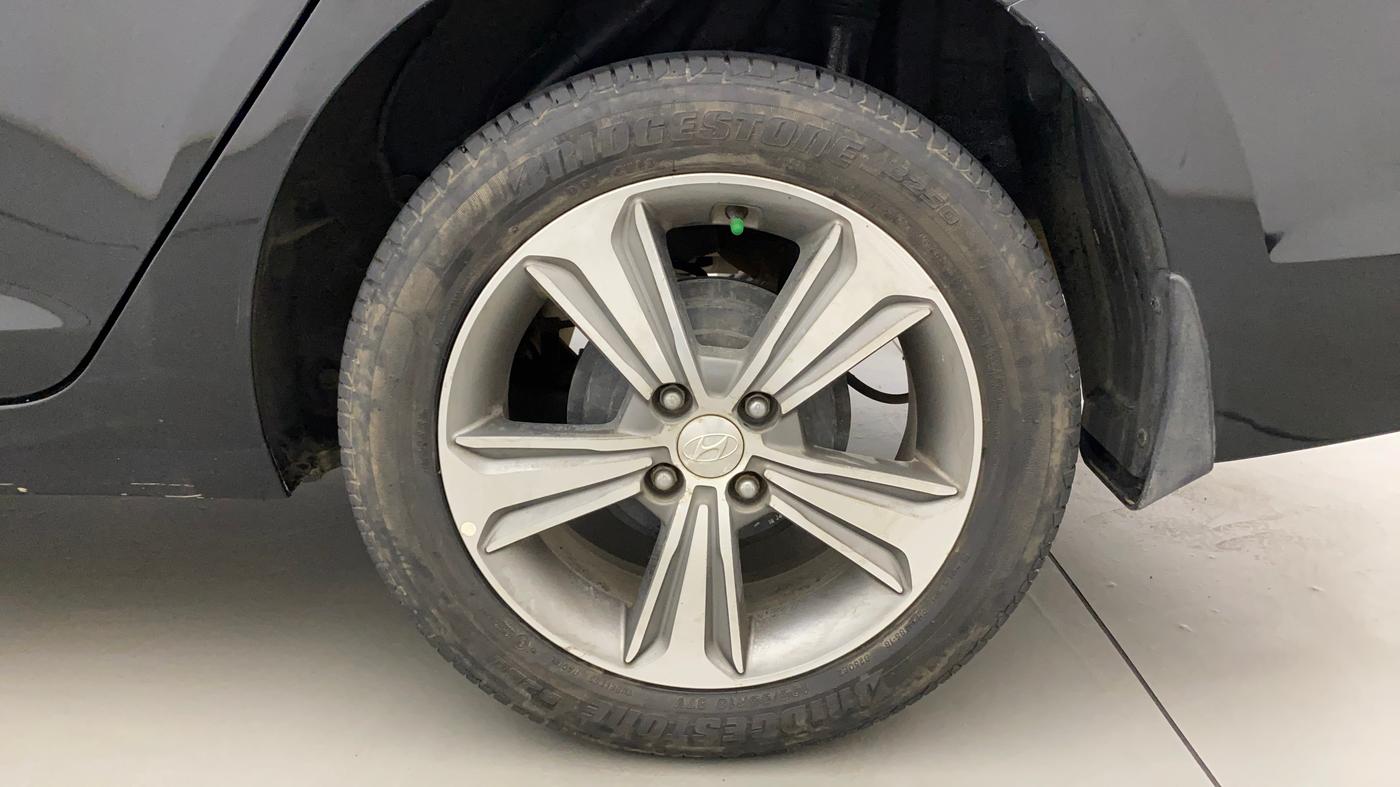 2017 Hyundai Verna 1.6 VTVT SX, Petrol, Manual, 55,176 km, Left Rear Wheel