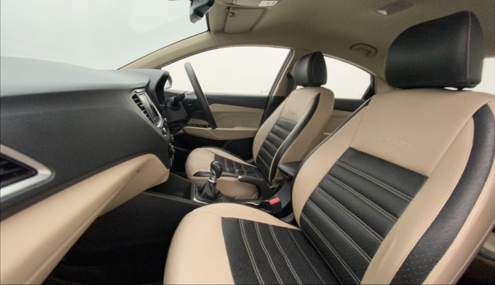 2017 Hyundai Verna 1.6 VTVT SX, Petrol, Manual, 55,176 km, Right Side Front Door Cabin