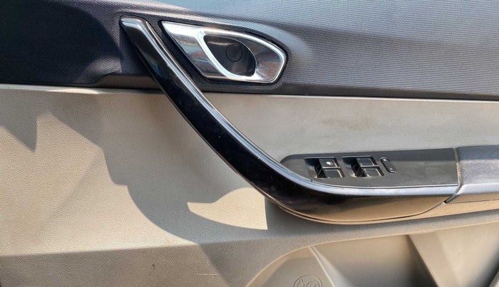 2019 Tata Tiago XZ PETROL, Petrol, Manual, 89,330 km, Driver Side Door Panels Control