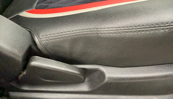 2021 Renault Kwid RXT 1.0 AMT (O), Petrol, Automatic, 40,778 km, Driver Side Adjustment Panel