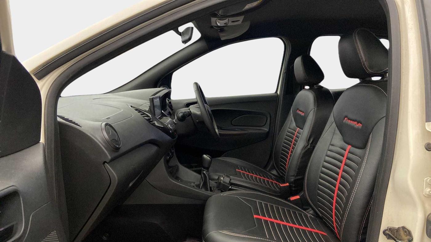 2021 Ford FREESTYLE TITANIUM 1.2 PETROL, Petrol, Manual, 16,708 km, Right Side Front Door Cabin