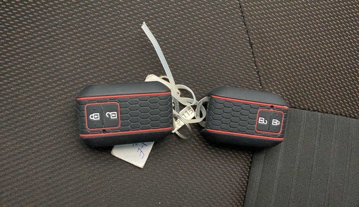 2023 Maruti BREZZA ZXI SMART HYBRID , Petrol, Manual, 8,502 km, Key Close Up