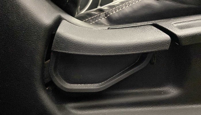 2022 Hyundai VENUE SX 1.2 PETROL, Petrol, Manual, 25,523 km, Driver Side Adjustment Panel