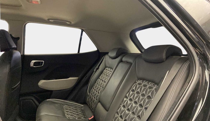2022 Hyundai VENUE SX 1.2 PETROL, Petrol, Manual, 25,523 km, Right Side Rear Door Cabin