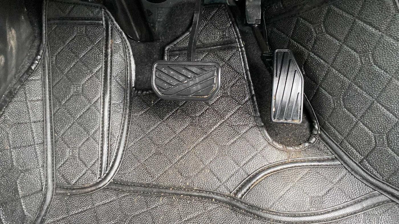 2019 Maruti XL6 ZETA AT, Petrol, Automatic, 48,945 km, Pedals