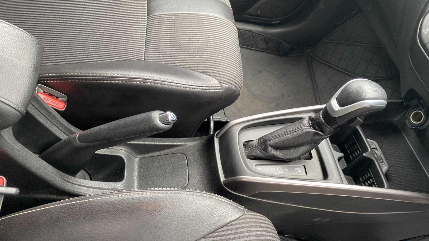 2019 Maruti XL6 ZETA AT, Petrol, Automatic, 48,945 km, Gear Lever