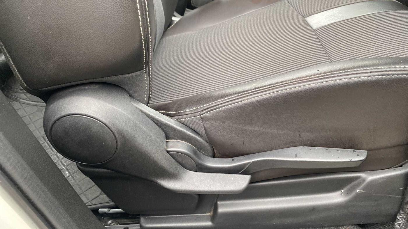 2019 Maruti XL6 ZETA AT, Petrol, Automatic, 48,945 km, Driver Side Adjustment Panel