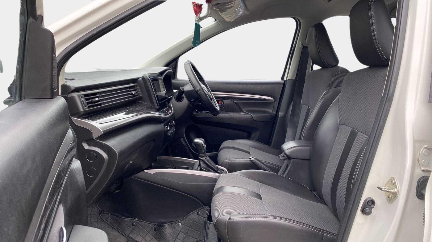 2019 Maruti XL6 ZETA AT, Petrol, Automatic, 48,945 km, Right Side Front Door Cabin