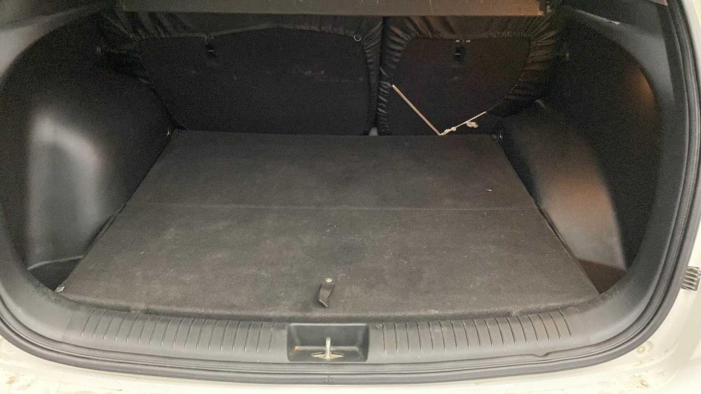 2017 Hyundai Creta SX PLUS AT 1.6 PETROL, Petrol, Automatic, 76,552 km, Boot Inside