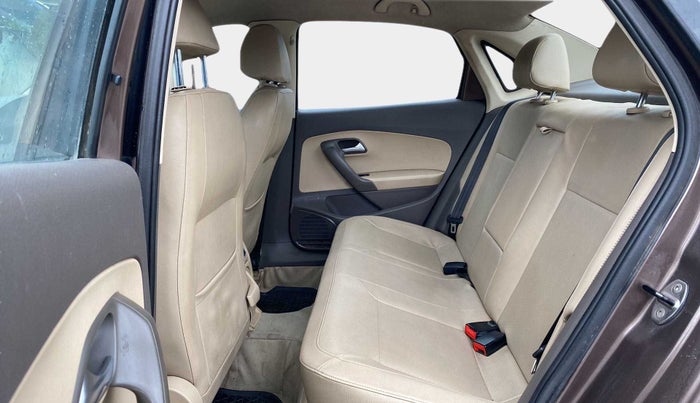 2016 Volkswagen Vento HIGHLINE 1.6 MPI, Petrol, Manual, 89,950 km, Right Side Rear Door Cabin