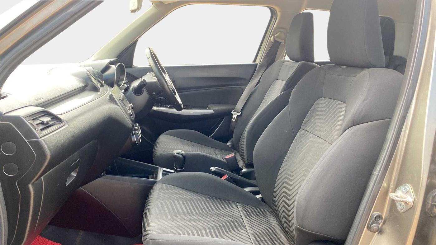 2018 Maruti Swift ZXI AMT, Petrol, Automatic, 60,189 km, Right Side Front Door Cabin
