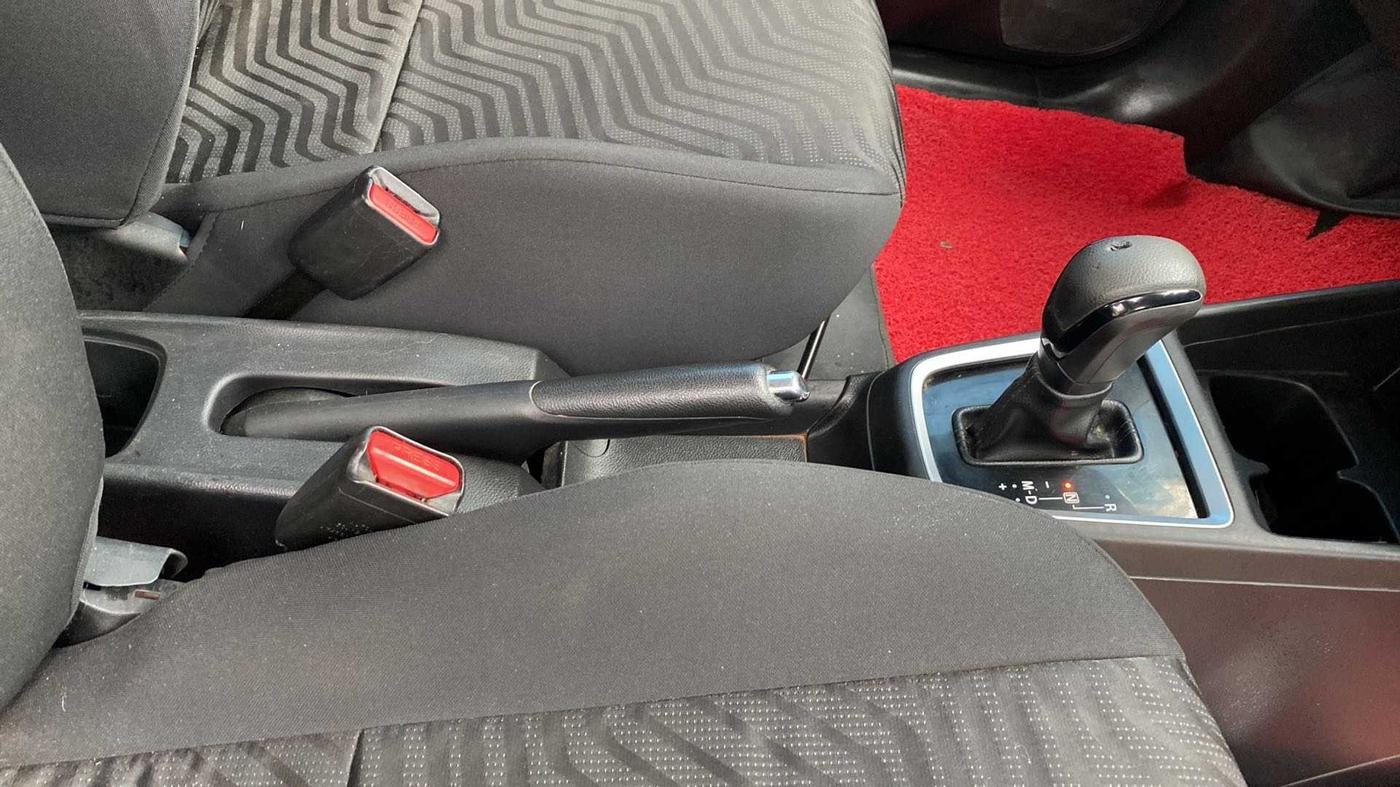 2018 Maruti Swift ZXI AMT, Petrol, Automatic, 60,189 km, Gear Lever