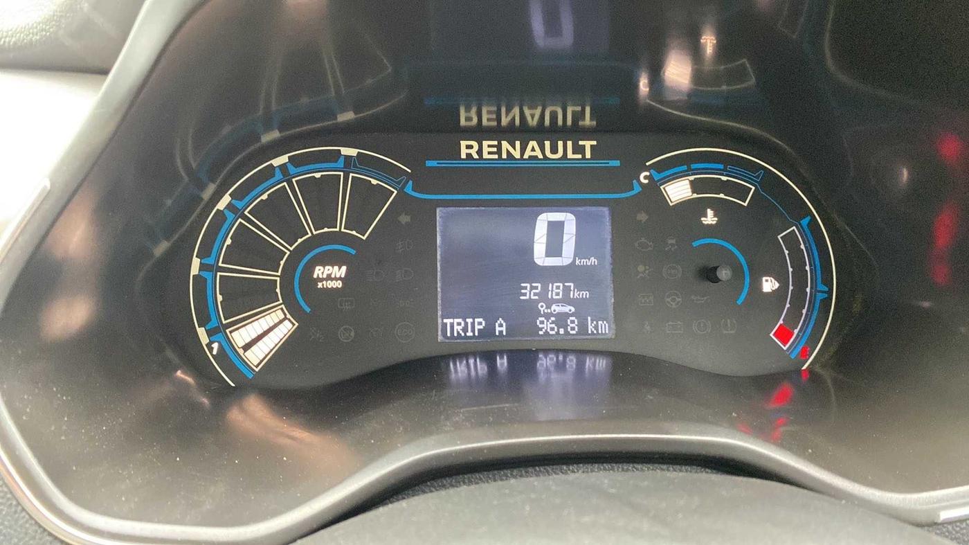 2022 Renault TRIBER RXZ, Petrol, Manual, 32,263 km, Odometer Image