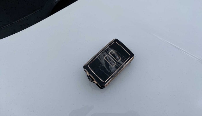 2022 Renault TRIBER RXZ, Petrol, Manual, 32,263 km, Key Close Up