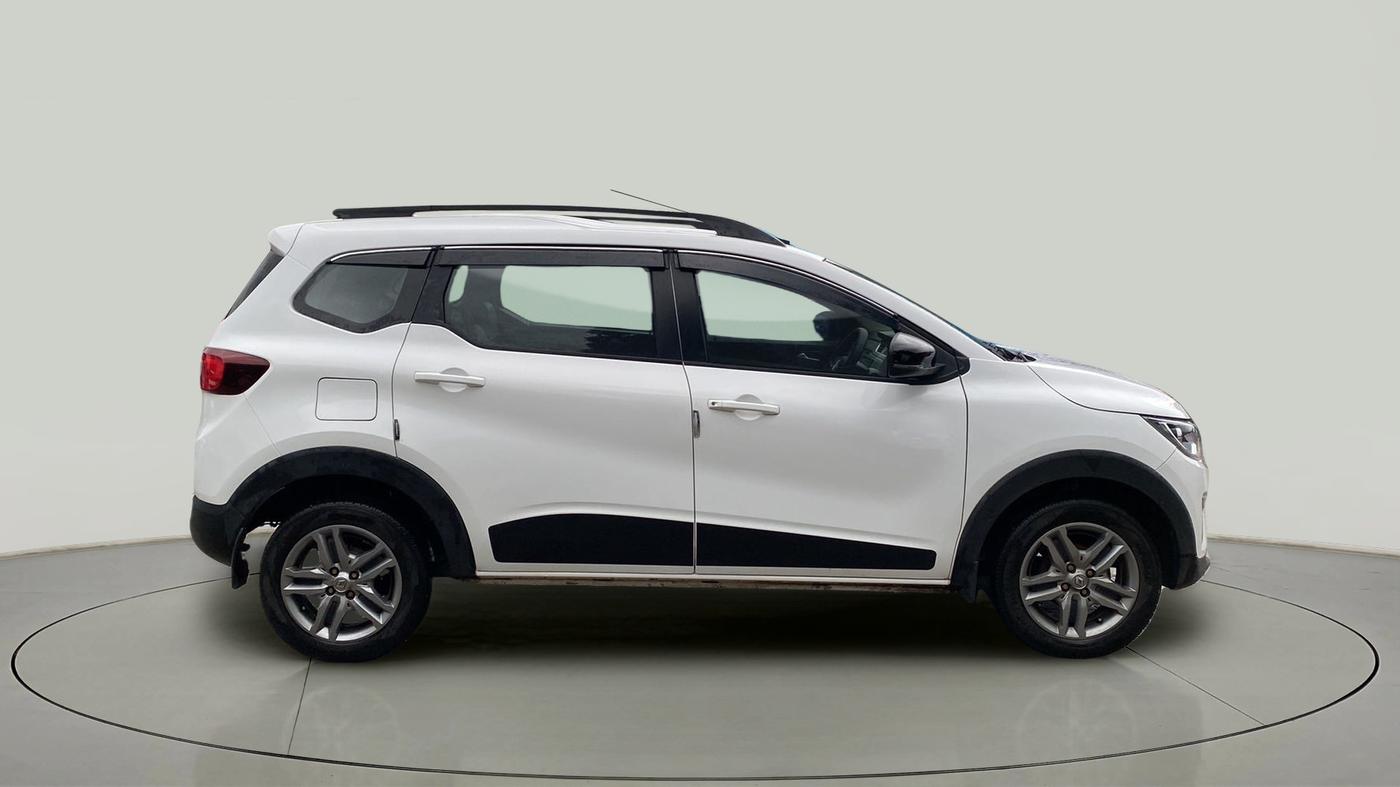 2022 Renault TRIBER RXZ, Petrol, Manual, 32,263 km, Right Side
