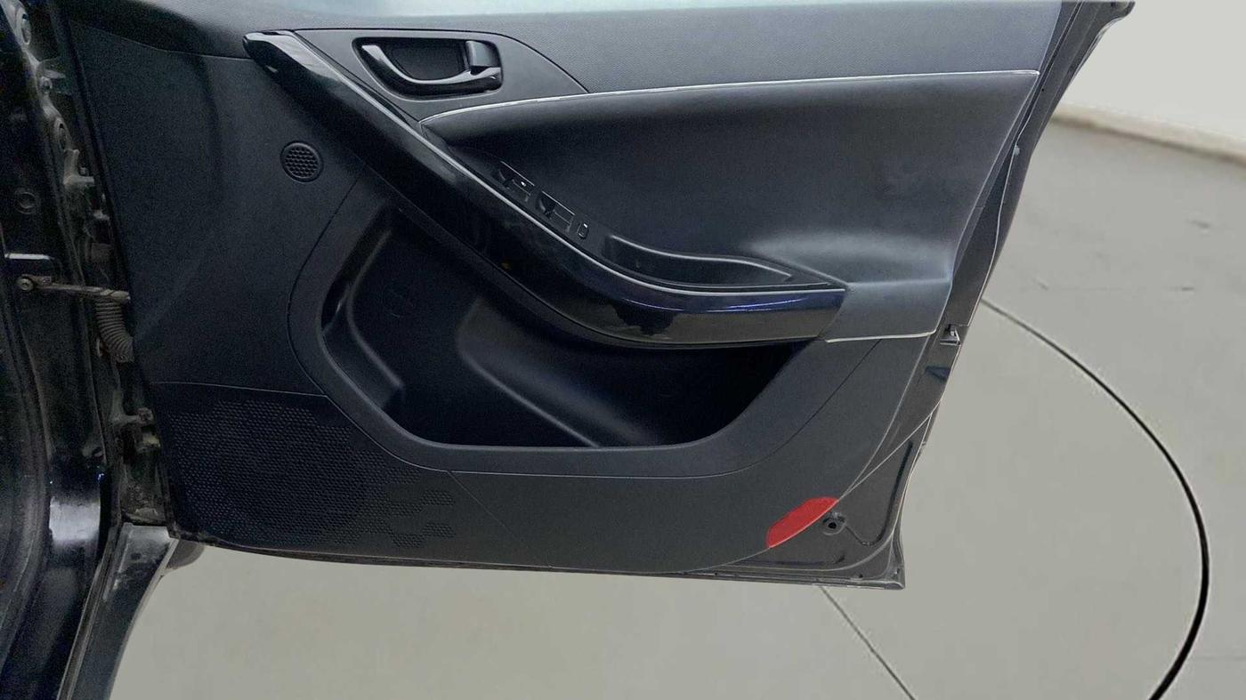 2022 Tata NEXON XZA PLUS DIESEL DARK EDITION, Diesel, Automatic, 20,951 km, Driver Side Door Panels Control