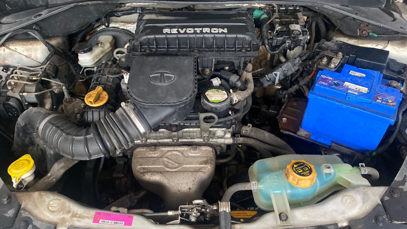 2016 Tata Tiago XZ PETROL, Petrol, Manual, 39,177 km, Engine View