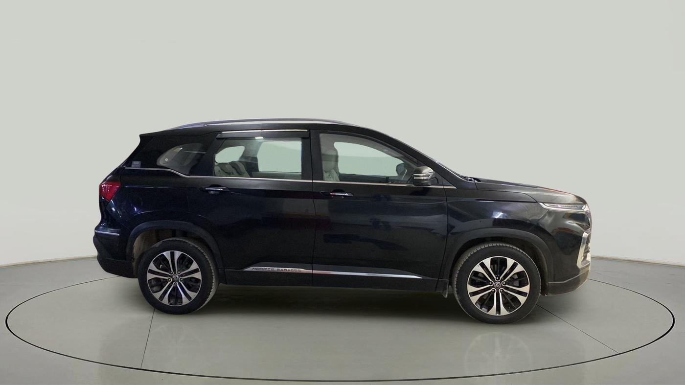 2022 MG HECTOR SHARP 1.5 PETROL CVT, Petrol, Automatic, 26,999 km, Right Side View