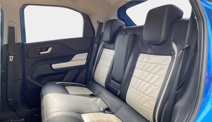 2022 Tata PUNCH CREATIVE  MT, Petrol, Manual, 20,447 km, Right Side Rear Door Cabin