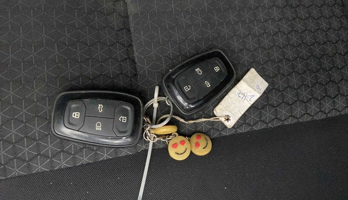2020 Tata ALTROZ XT PETROL, Petrol, Manual, 58,047 km, Key Close Up