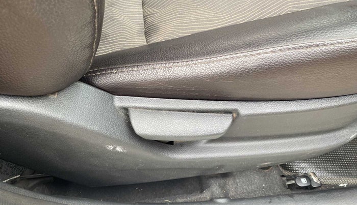 2012 Hyundai Eon D-LITE+, Petrol, Manual, 48,275 km, Driver Side Adjustment Panel