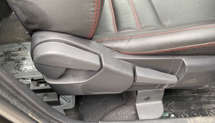2022 Nissan MAGNITE XV MT, Petrol, Manual, 13,865 km, Driver Side Adjustment Panel