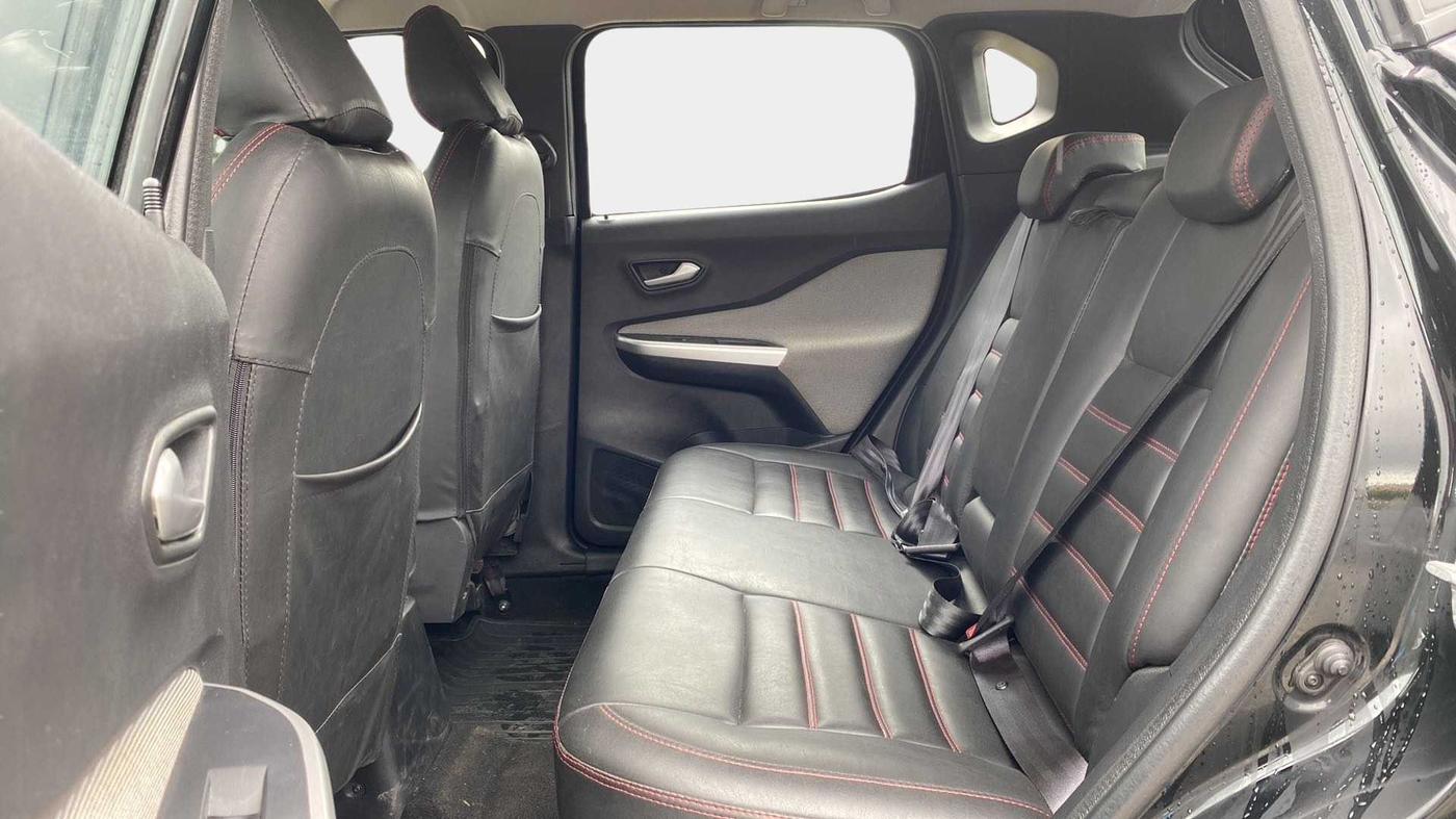 2022 Nissan MAGNITE XV MT, Petrol, Manual, 13,865 km, Right Side Rear Door Cabin