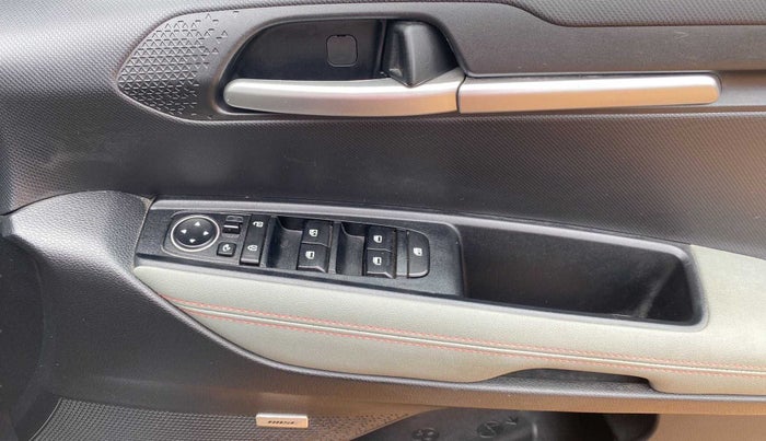 2023 KIA SONET X LINE 1.0 DCT, Petrol, Automatic, 5,703 km, Driver Side Door Panels Control