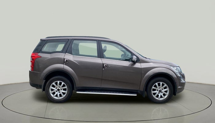 2017 Mahindra XUV500 W10 AT, Diesel, Automatic, 88,599 km, Right Side