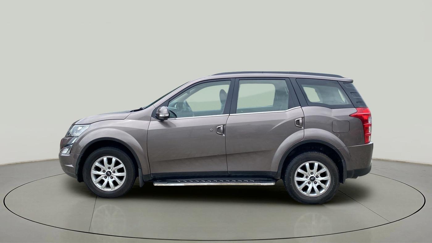 2017 Mahindra XUV500 W10 AT, Diesel, Automatic, 88,599 km, Left Side